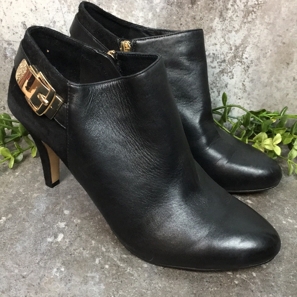 VINCE CAMUTO  Leather Zip Up Bootie Heels